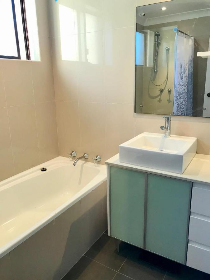 Spacious 3 Bedroom Apartment 20 Min To The Cbd Sídney Exterior foto